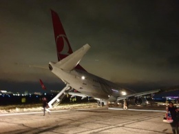 Авария турецкого самолета остановила работу одесского аэропорта