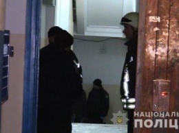 В Киеве в подъезде многоэтажки произошел взрыв