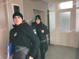Полиция допрашивает журналистов по делу о продаже наркотиков в Мелитополе (видео, фото)