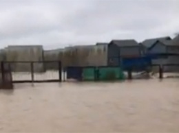 В Кирилловке эвакуируют людей из-за стихийного бедствия