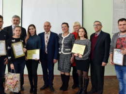 Студентов всех украинских ВУЗов приглашают выиграть грант на обучение