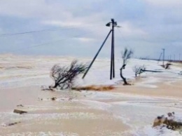 Масштабы стихии в Кирилловке показали в сети. эвакуация продолжилась (видео, фото)