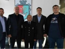 "Старого начальника Юзик съел", - в сети высмеяли фото Корявченкова и нового начальника полиции Кривого Рога