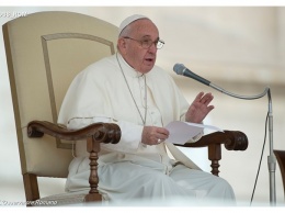 Папа Франциск призвал мир избавиться от ядерного оружия