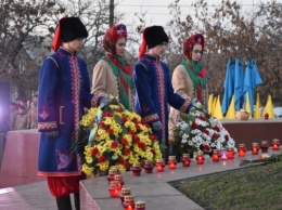 Скорбное шествие в память о жертвах Голодомора провели в Николаеве