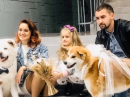 Жители Волыни пригласили на свою свадьбу собак вместо людей (ФОТО)