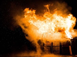 На Донбассе обстрелы повлекли пожар, сгорели 6 домов