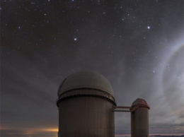 Как спутниковый интернет Илона Маска мешает астрономам и что с этим делать