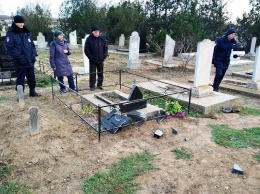В Крыму вандалы осквернили могилы на мусульманском кладбище