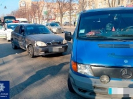В Запорожье пьяный водитель, совершивший ДТП, пытался "договориться" с полицейскими (фото, видео)
