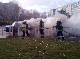 В Днепре на дороге загорелась легковушка, - ФОТО, ВИДЕО