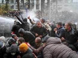 Второй силовой разгон в Тбилиси: власть снова применила водомет