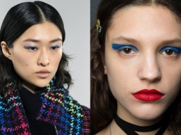 Стрелки, синий цвет и красная помада: стилисты назвали тренды зимнего макияжа