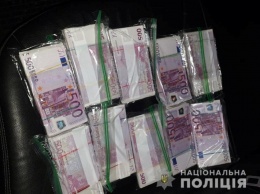 Мошенники за €1,5 млн пообещали оформить киевлянке мандат народного депутата