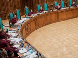 КСУ запросил у Венеционской комиссии заключение о законопроекте об ответственности за кнопкодавство