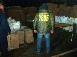 Белорус пытался ввезти в Украину более 40 тыс пачек сигарет