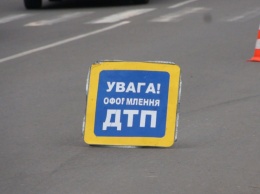 Курьезное ДТП в Мелитополе: водитель неудачно выехал с парковки (ФОТО, ВИДЕО)
