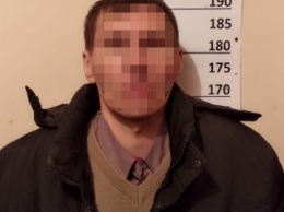 В Киеве мужчина в соцсети переписывался с девочкой, а потом изнасиловал ее в заброшенном здании
