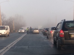 На Широкобальском мосту авария: пробка растянулась на несколько километров