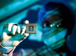 Samsung поможет Intel справиться с дефицитом 14-нм процессоров