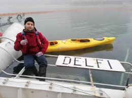 Одесский экстремал доплыл до затонувшего танкера «Делфи» и сделал фото вблизи
