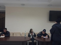 Бунт в Николаевском облсовете: глава говорит, что депутаты вынесли кабинку для голосования