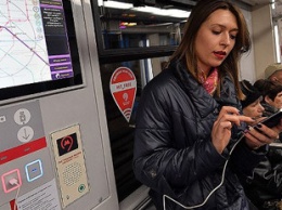 Подзарядка смартфона в публичных местах может лишить денег на банковском счету