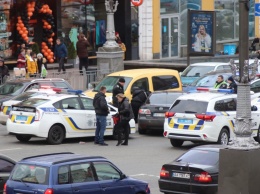 В Киеве на Бессарабке после погони за Mazda патрульные попали в ДТП: неадекватный водитель убегал от копов
