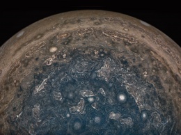 NASA показало впечатляющее фото Юпитера