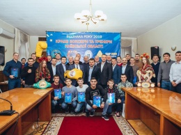 Постол и Дзинзирук наградили лучших боксеров Киевской области