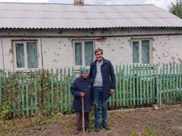 "Похоронила сына, мужа и постоянно помогала ВСУ": на Донбассе заживо сгорела легендарная "баба Маша"