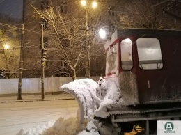 В Днепр ворвался обильный снегопад: как будет ходить транспорт (Фото)