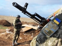 Боевики на Донбассе опять обстреляли украинские позиции