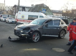 Под Киевом Porsche протаранил маршрутку - два человека погибли