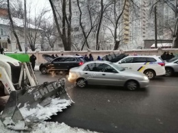 В Днепре спецназ задерживал преступников возле машины инкассаторов (Фото/Видео)