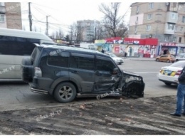 Неожиданное завершение ДТП с "летающим" джипом и трактором в Мелитополе (фото, видео)