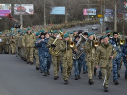 Вернувшиеся из ООС морпехи 36-й бригады прошли маршем по центру Николаева (ФОТО и ВИДЕО)