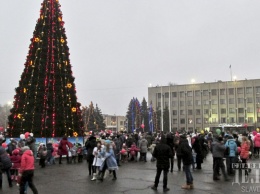 В Славянске потратят полмиллиона на новые украшения для городской елки