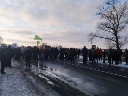 "Земельные" протестующие блокировали трассу Сумы-Киев