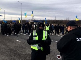 "Земельные" протесты на трассе Киев-Чоп прошли без правонарушений - полиция