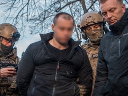 В Днепре возле горсовета КОРД задержал двух мужчин за вымогательство: подробности от полиции