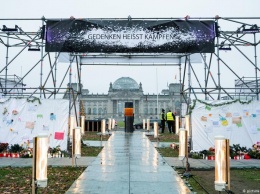 В Германии инсталляция с "пеплом" жертв Холокоста вызвала скандал