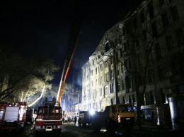 Завалы на месте масштабного пожара в Одессе будут разбирать всю ночь