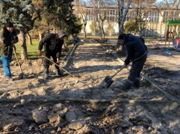 В Скадовске продолжается реконструкция центральной городской площади