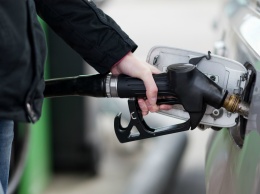 Поднимать дальше некуда: столичные АЗС обязали снизить цены на топливо