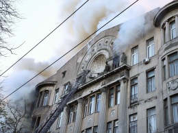 "Дети задыхались". Через сутки после пожара в Одессе неизвестна судьба еще 13 человек