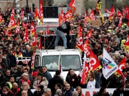 В Париже во время протестов задержали 90 человек