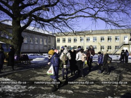 В павлоградской школе №2 распылили газовый баллончик: учеников эвакуировали