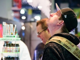 Эпидемия вейпинга: в провинциях Канады вводят запрет на электронные сигареты