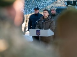 Зеленский на Донбассе поздравил военных с праздником и пообещал приблизить стандарты НАТО (ФОТО, ВИДЕО)